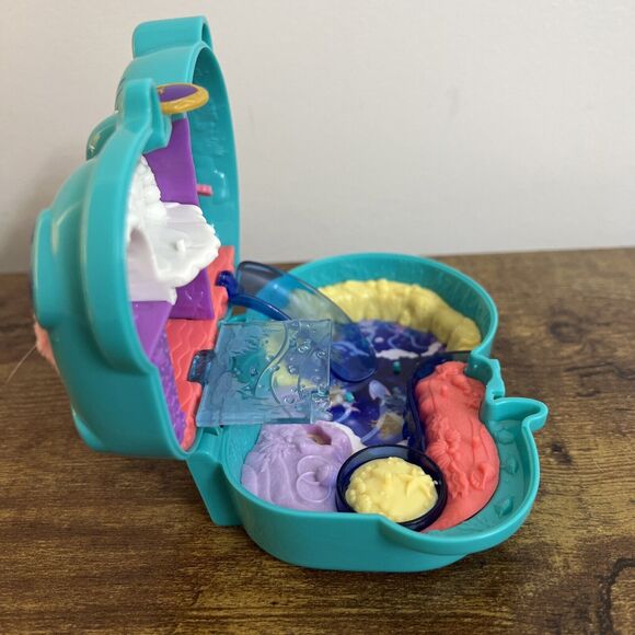 Polly Pocket Otter Aquarium Playset Without Dolphins Miniature Toy - Picture 5 of 15